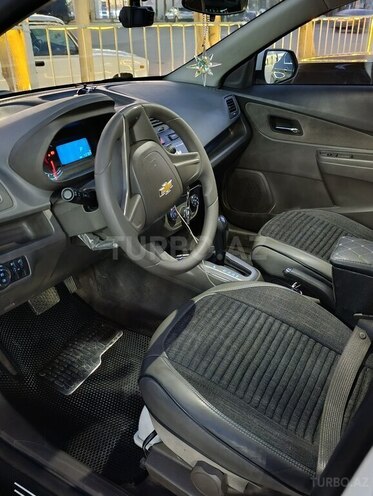 Chevrolet Cobalt-6