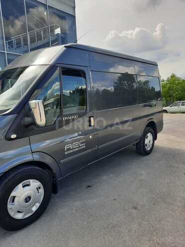 Ford Transit-6