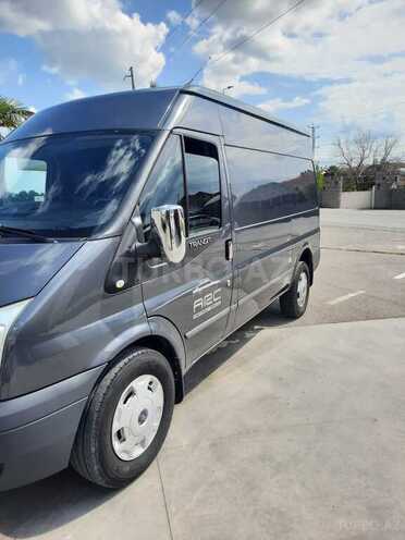 Ford Transit-4