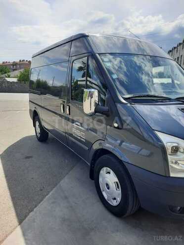 Ford Transit-5
