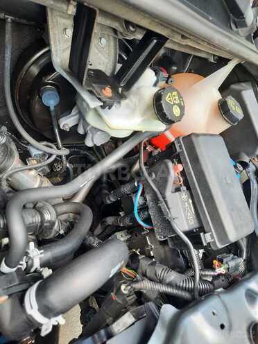 Ford Transit-10