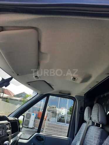 Ford Transit-21