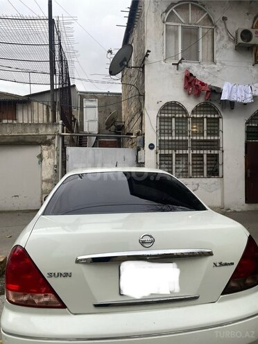 Nissan Sunny-2