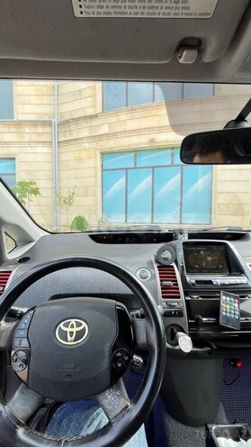 Toyota Prius-7