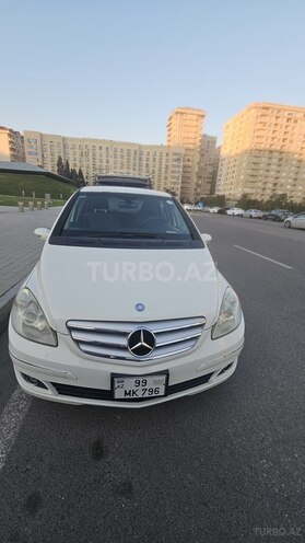 Mercedes B 200-1