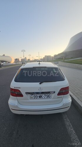Mercedes B 200-2