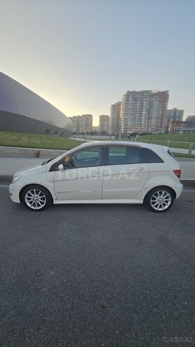 Mercedes B 200-3