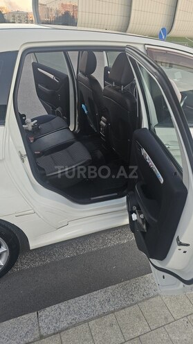 Mercedes B 200-5