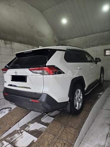 Toyota RAV4-4