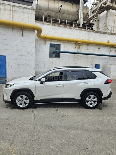 Toyota RAV4-10
