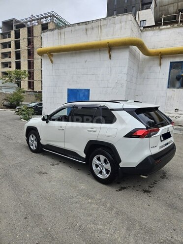 Toyota RAV4-9