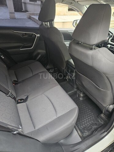 Toyota RAV4-14