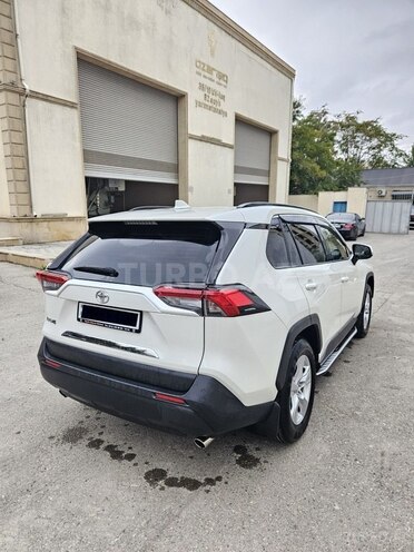 Toyota RAV4-5
