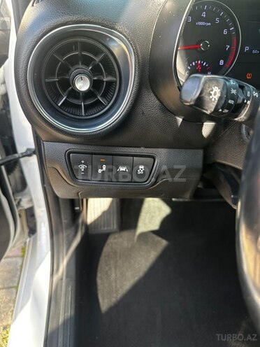 Kia Forte-10