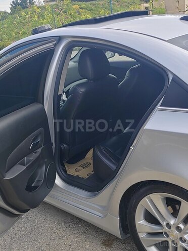 Chevrolet Cruze-15