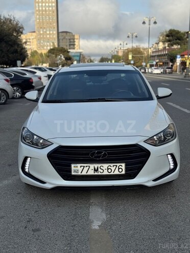 Hyundai Elantra-1
