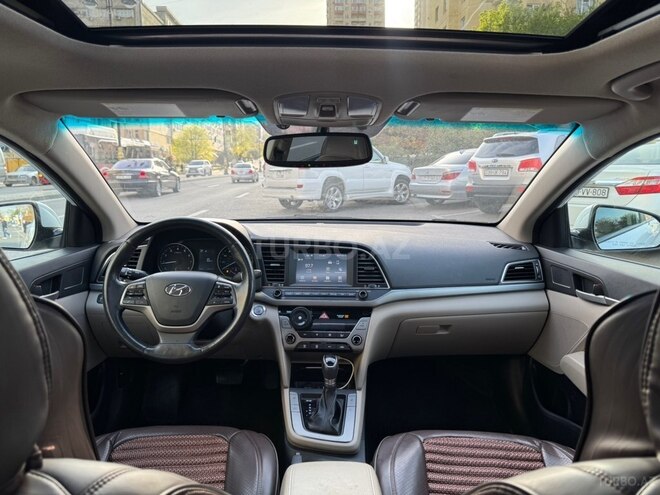 Hyundai Elantra-9
