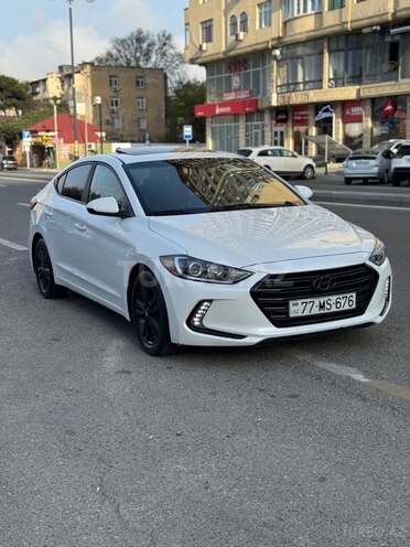 Hyundai Elantra-2