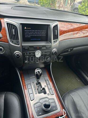 Hyundai Equus-8