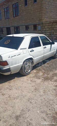 Mercedes 190-4