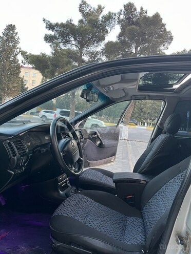 Opel Vectra-8