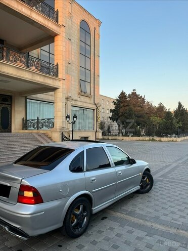 Opel Vectra-14