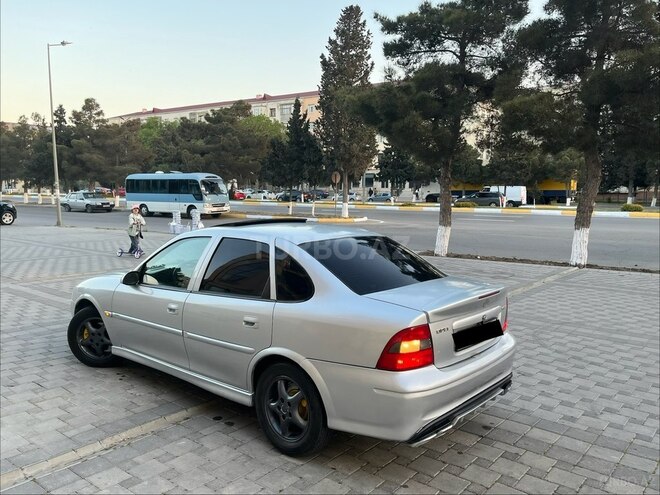 Opel Vectra-12