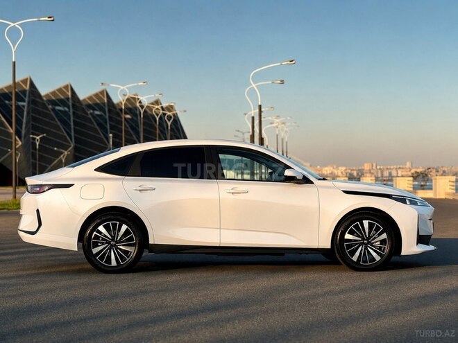 Changan Qiyuan A05-4