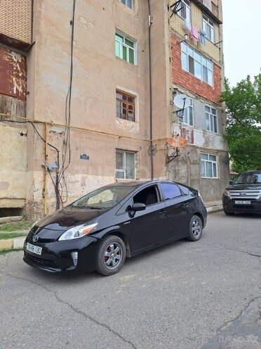 Toyota Prius-2