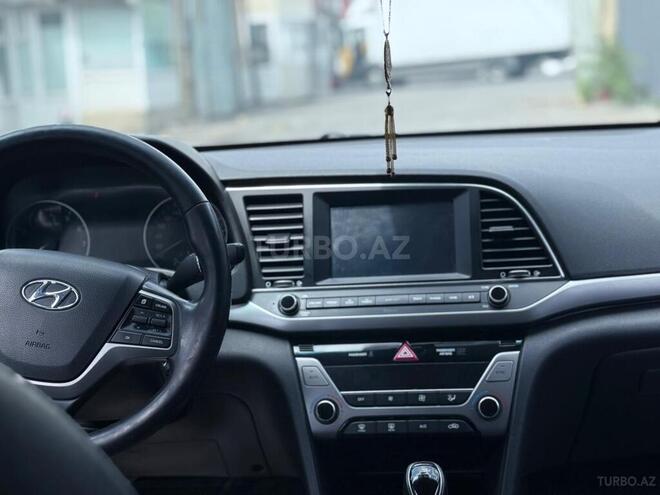 Hyundai Avante-12