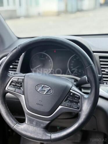Hyundai Avante-13