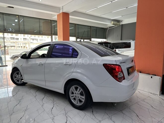 Chevrolet Aveo-7