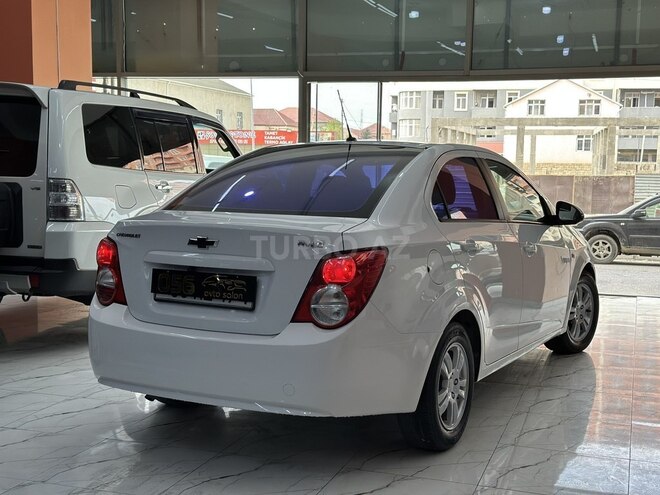Chevrolet Aveo-10
