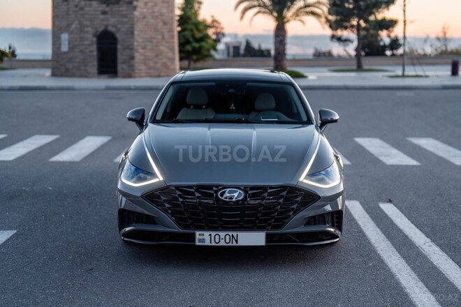 Hyundai Sonata-4