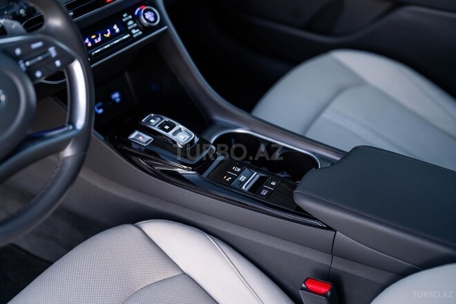 Hyundai Sonata-13