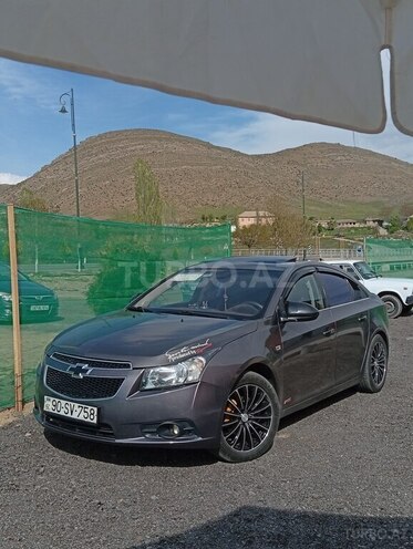 Chevrolet Cruze-1
