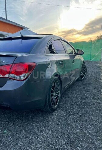 Chevrolet Cruze-6