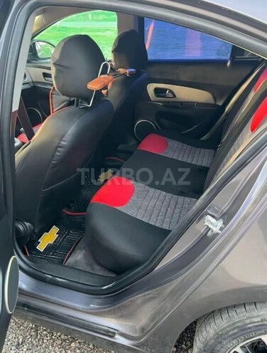 Chevrolet Cruze-9
