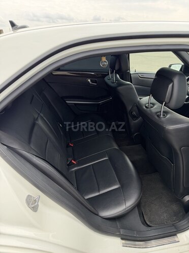 Mercedes E 350-11