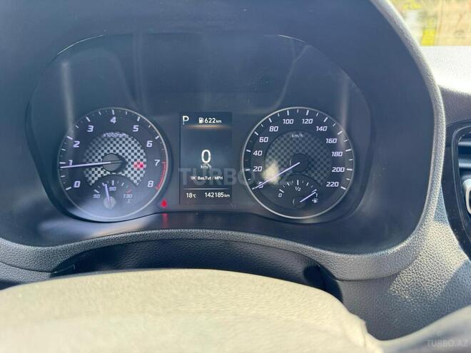 Hyundai Accent-5
