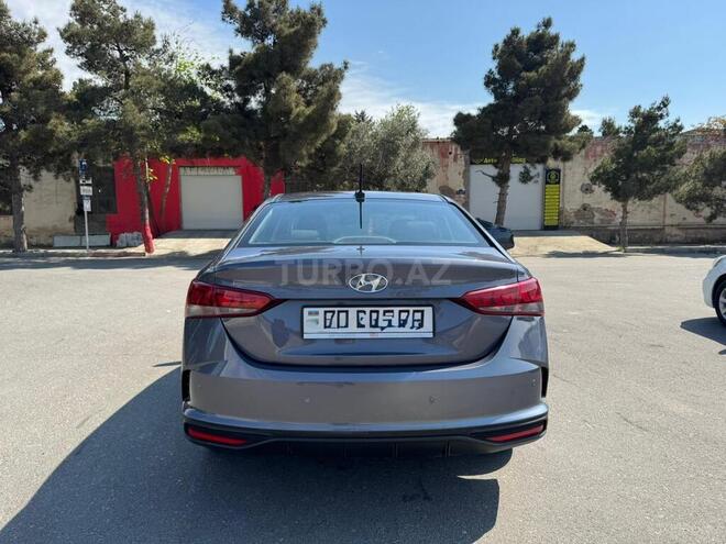 Hyundai Accent-3
