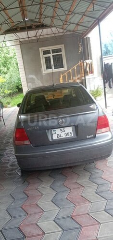 Volkswagen Jetta-4