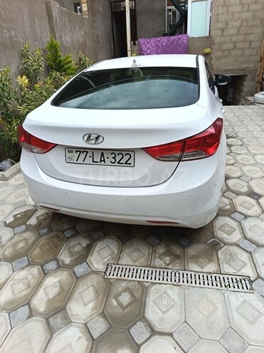 Hyundai Elantra-5