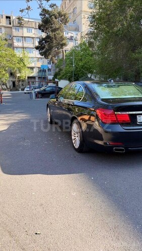 BMW 740-6
