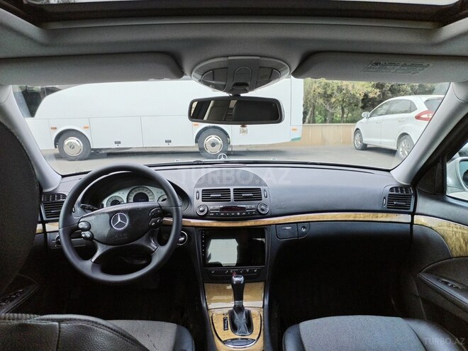 Mercedes E 220-12