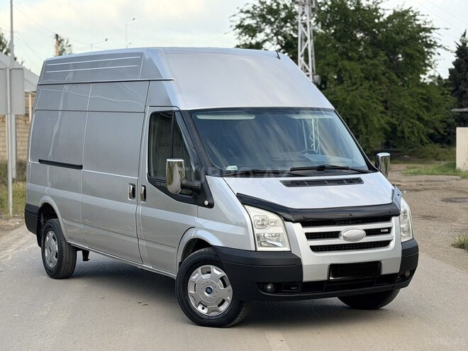 Ford Transit-2