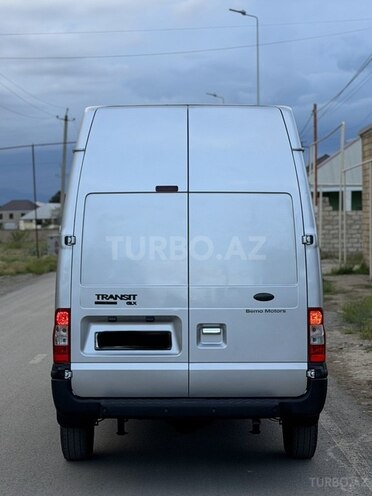 Ford Transit-3