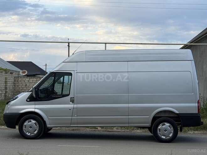 Ford Transit-6