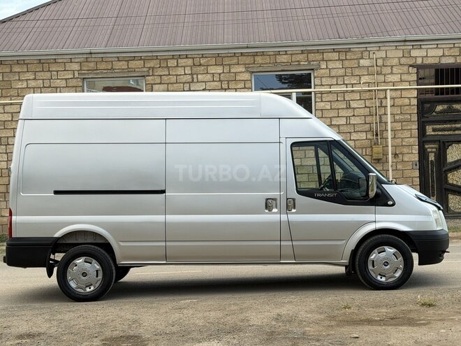 Ford Transit-7