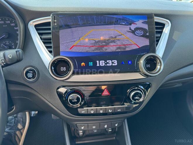 Hyundai Accent-9